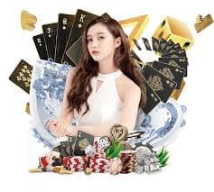 Antarmuka aplikasi cicakwin menampilkan meja kasino langsung dan pasar sportsbook
